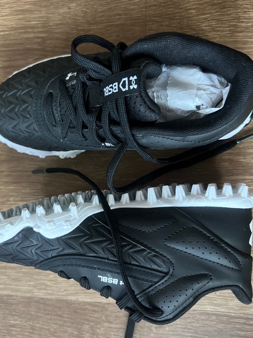 Baseball cleats